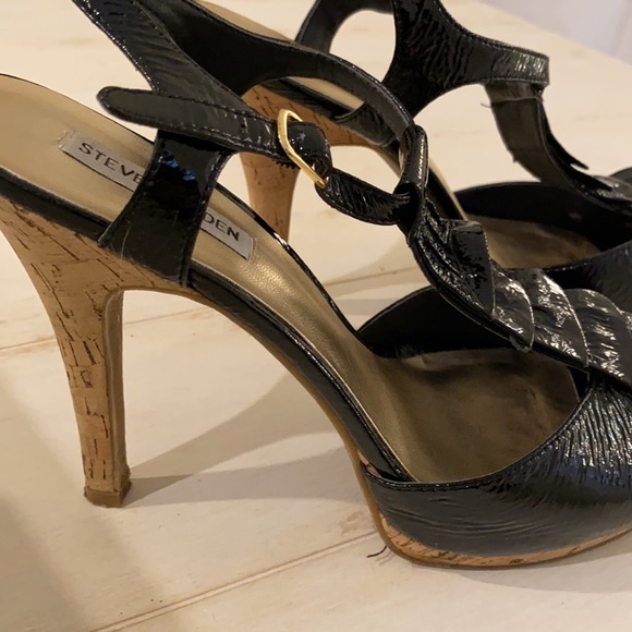 Steve Madden ECLARE Peep Toe Patent Sandal - Picture 3 of 4